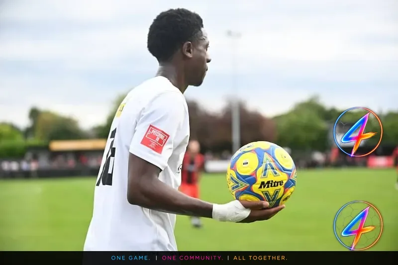 Jahmai Simpson-Pusey tekent bij FC Köln vanuit Manchester City