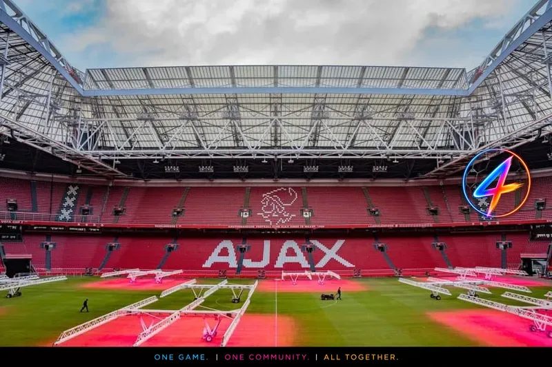 Weghorst verlaat Ajax: club noemt zich grootste van Nederland