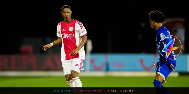 Ajax legt Kennynho Kasanwirjo vast tot 2029