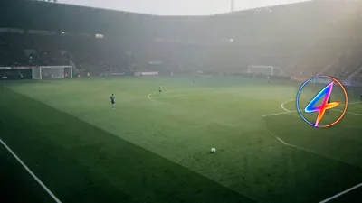 Willem van Hanegem twijfelt of Xavi Emmen of Excelsior zal aantrekken