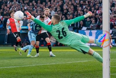 Feyenoord Rotterdam haalt Ajax in, NEC springt in TV‑geldrace